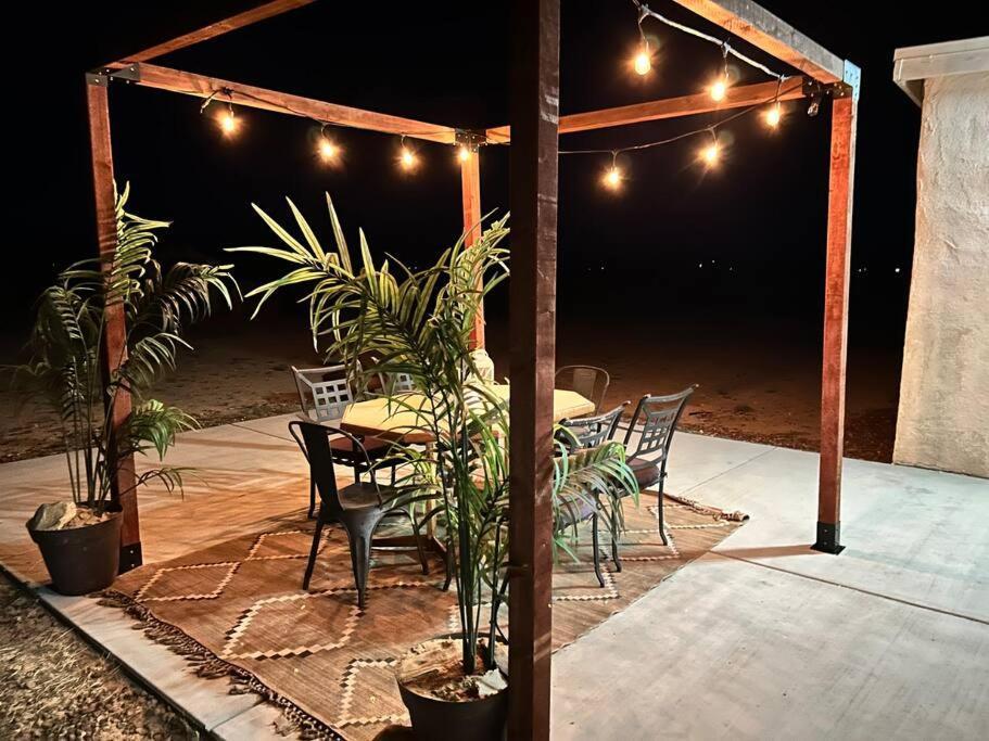 טוונטיניין פאלמס Serene Modern Home Backdoor With Great Wifi, Games, Movies, Patio Seating And Bbq Easy Access To North Joshua Tree National Park In 10 Minutes מראה חיצוני תמונה